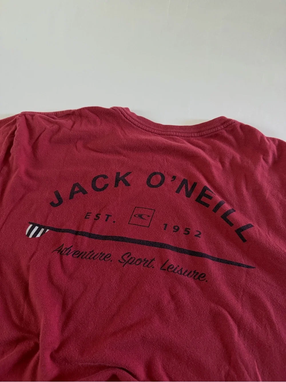 O'Neill Men's Short Sleeve Crew Tee in Deep Red